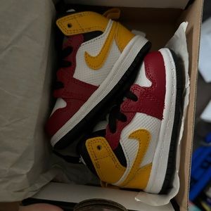 Boy Jordan 1